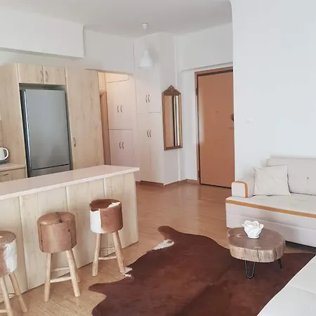 Urban By The Sea Apartment *